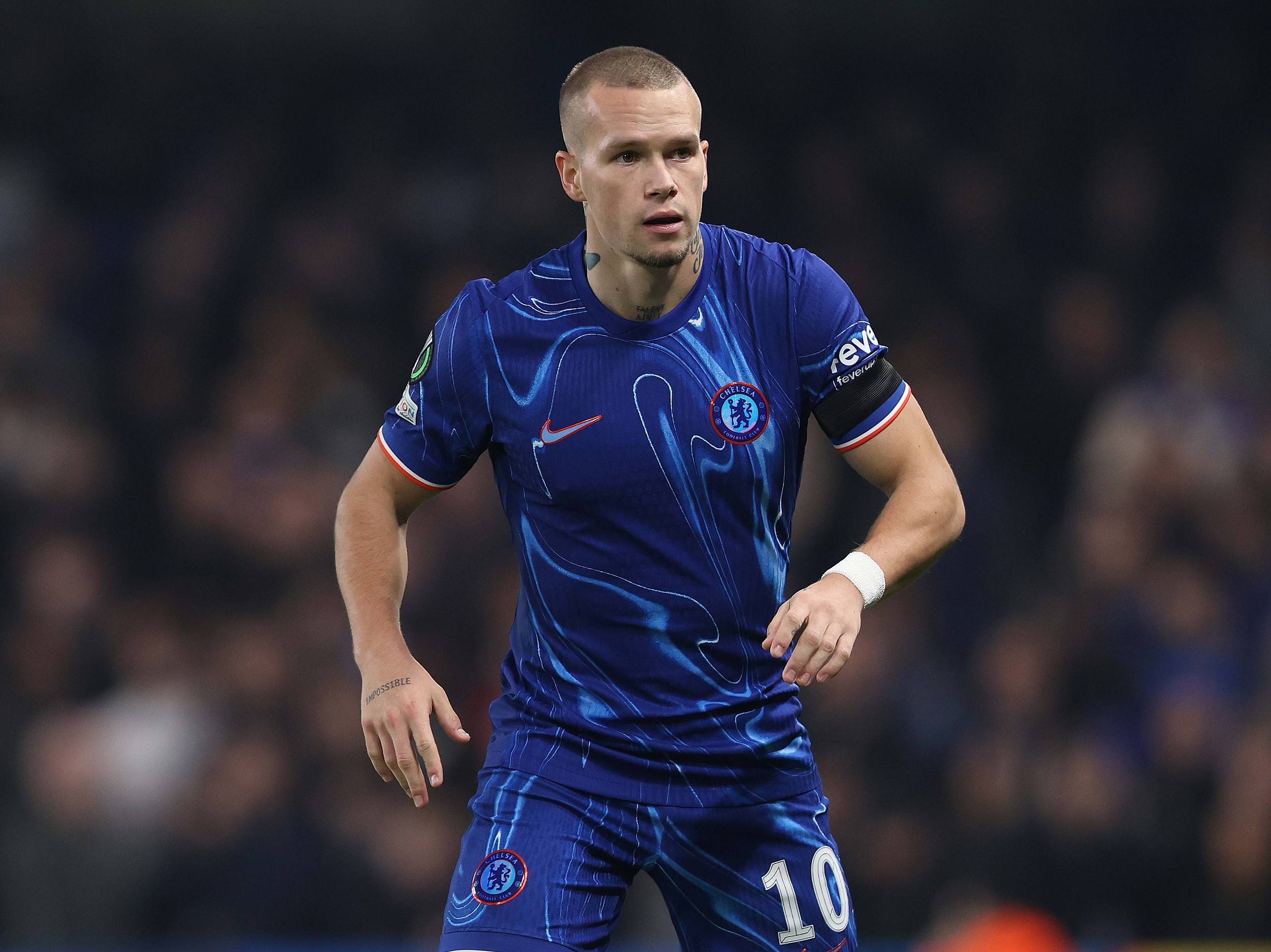 乐动官网冲刺阶段切尔西战术微调——欧超杯节点到来，态度坚定，更衣室氛围转暖的简单介绍