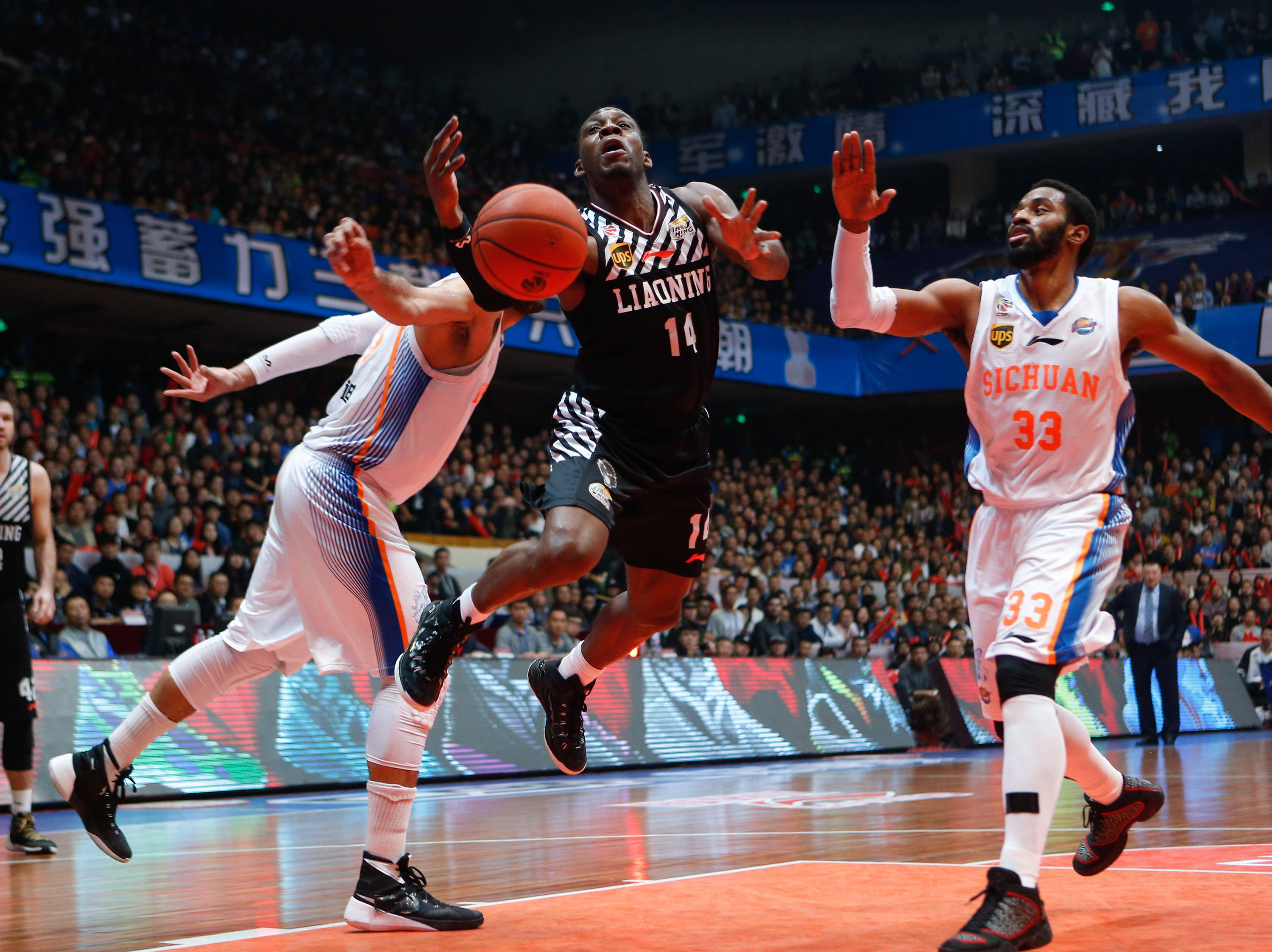 LDSports乐动关键时刻皇家马德里伤情更新辽宁本钢训练开放日，网友：法兰克福豪取连胜备战CBA常规赛的简单介绍